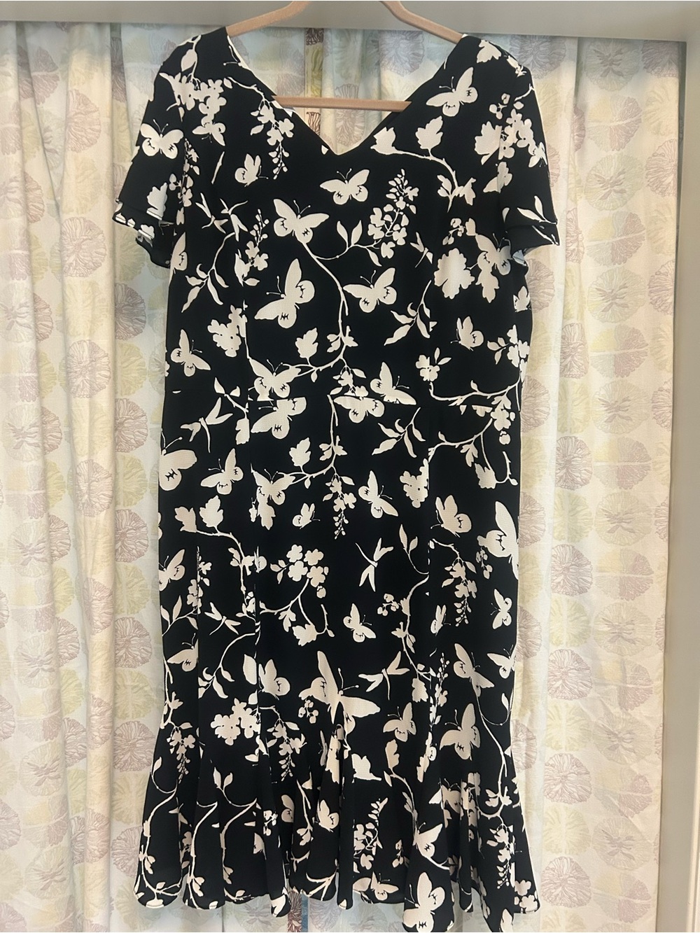 Talbots Black and White Butterfly Midi Dress Flattering 16